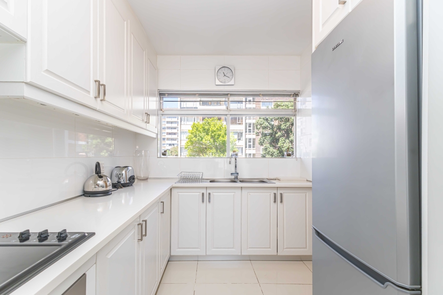 2 Bedroom Property for Sale in Sea Point Western Cape